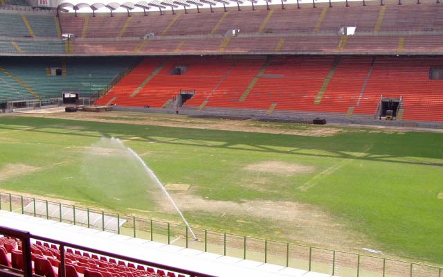 サッカーの水撒き